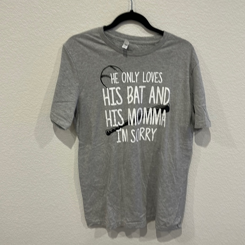 baseball mom tee size large